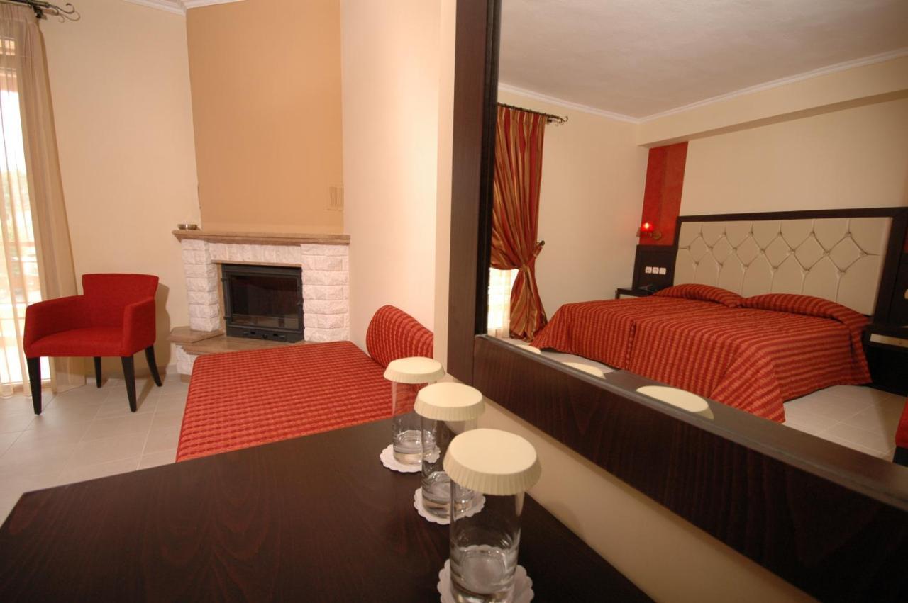 4 Epoxes Hotel Spa Loutraki  Bilik gambar
