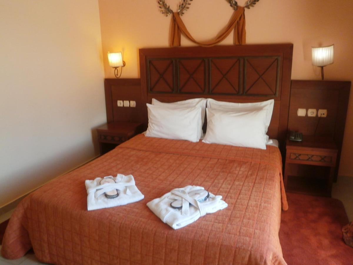 4 Epoxes Hotel Spa Loutraki  Bilik gambar