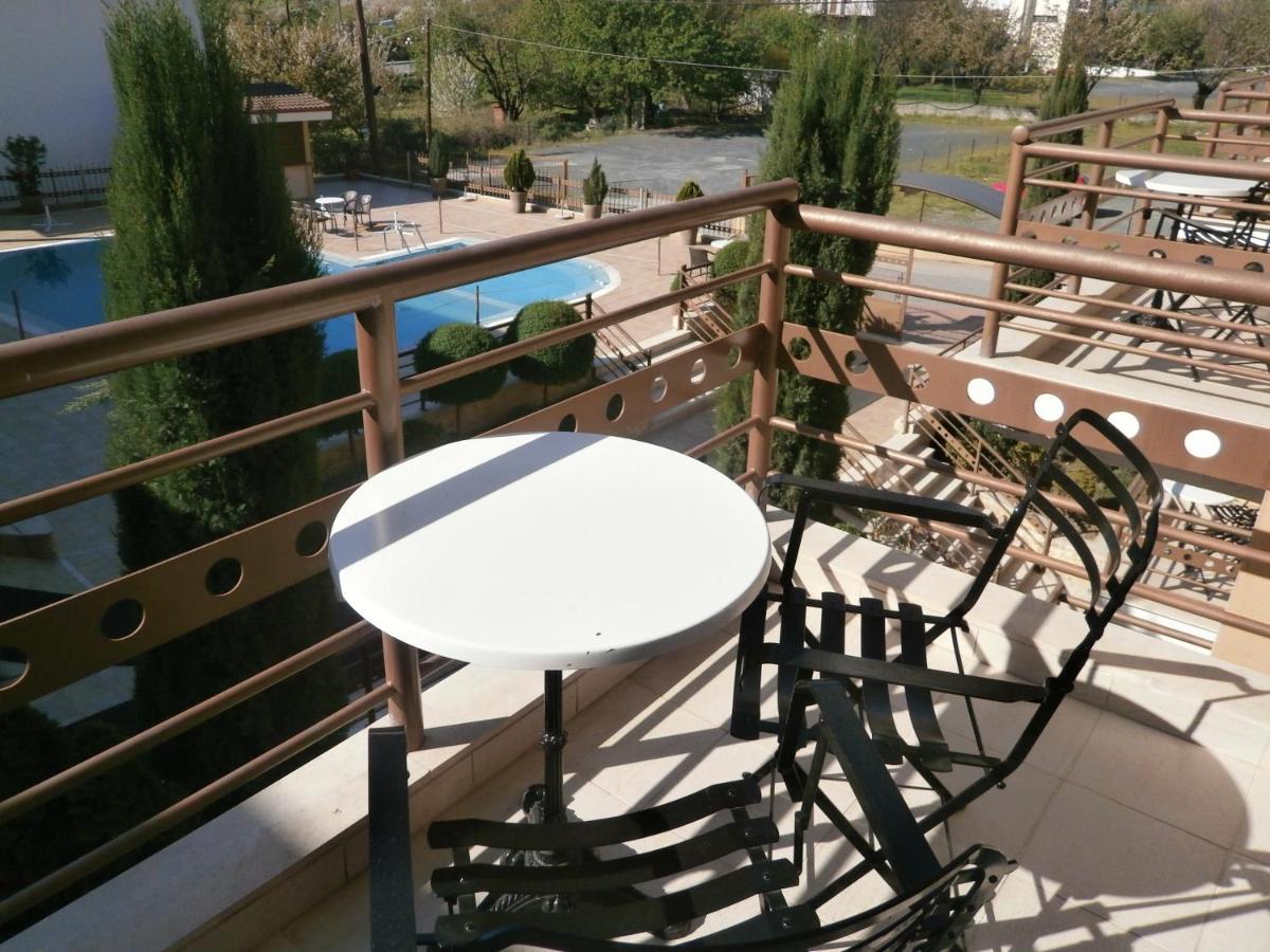 4 Epoxes Hotel Spa Loutraki  Bilik gambar