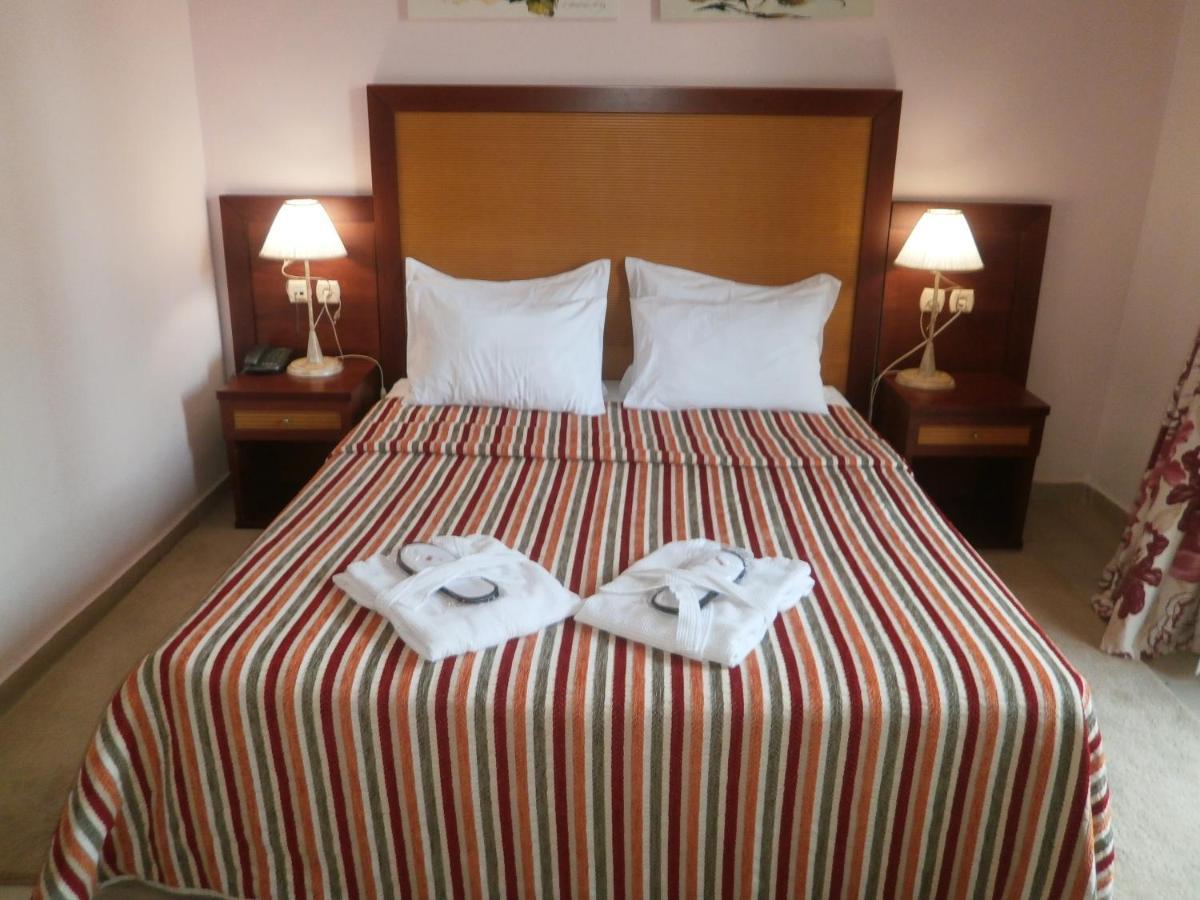4 Epoxes Hotel Spa Loutraki  Bilik gambar