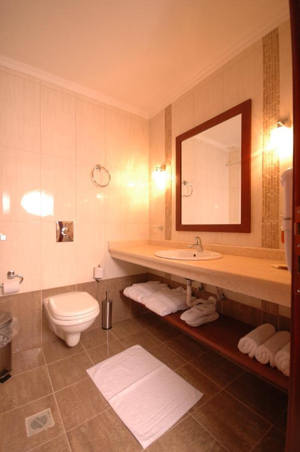 4 Epoxes Hotel Spa Loutraki  Bilik gambar