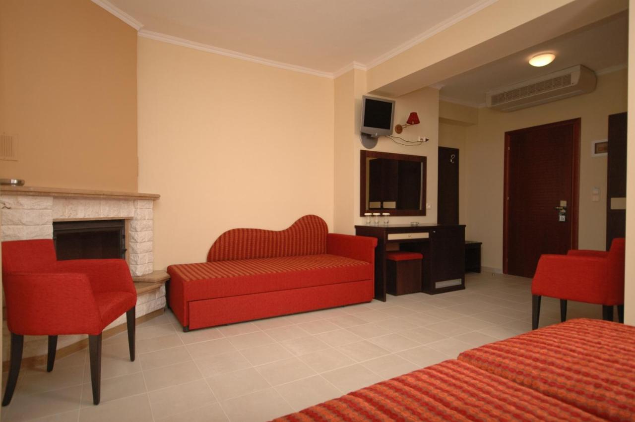 4 Epoxes Hotel Spa Loutraki  Bilik gambar