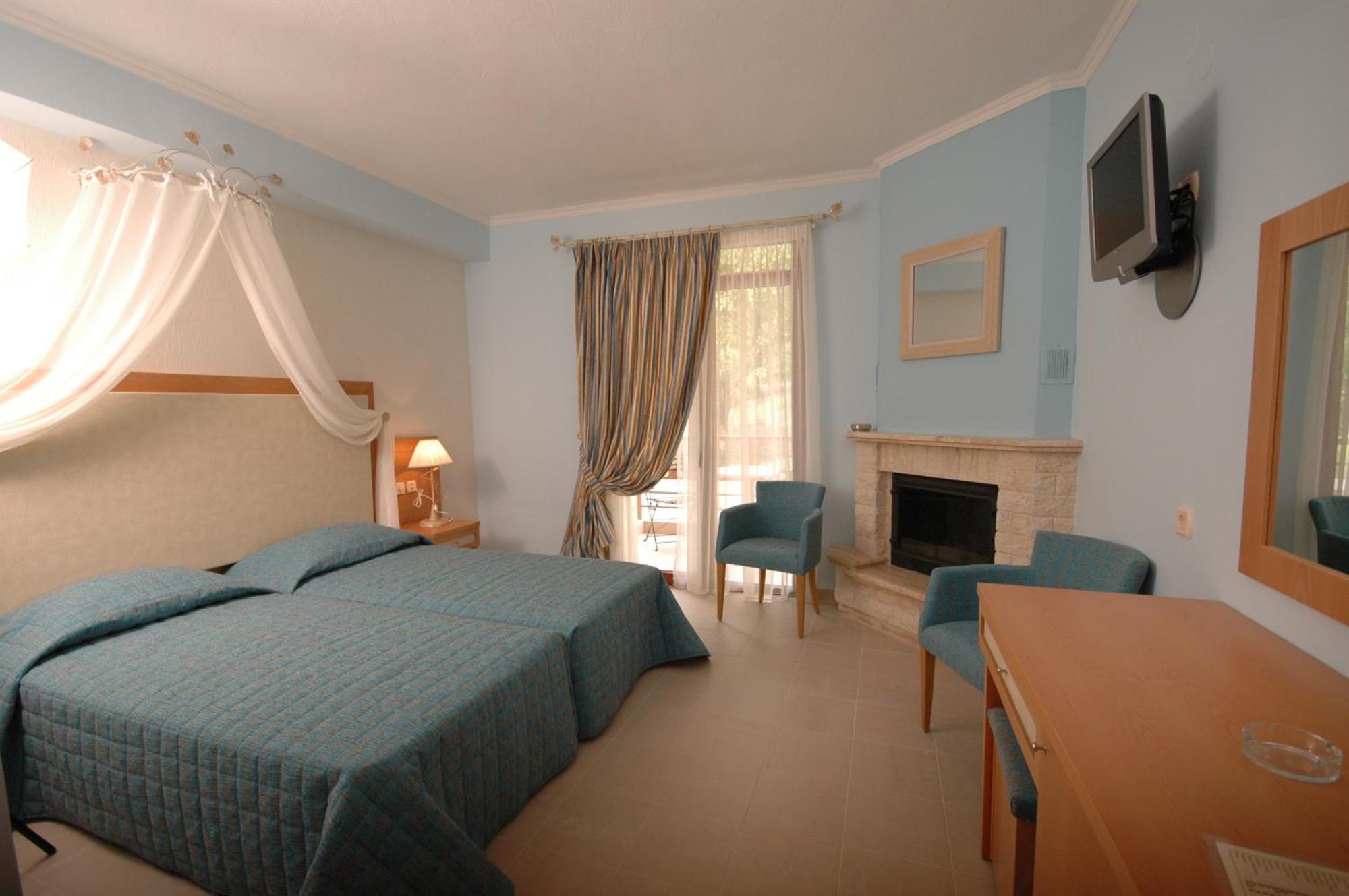 4 Epoxes Hotel Spa Loutraki  Bilik gambar
